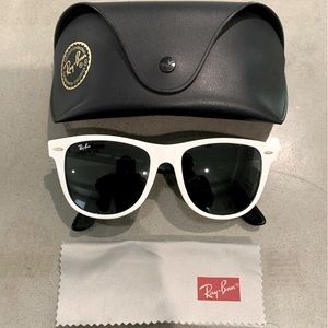 RAY-BAN WAYFARER WHITE/BLACK